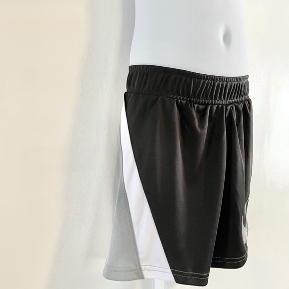 🆕Boy’s Nike Dri-Fit Shorts - Picture 4 of 9